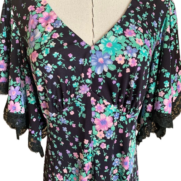 Vintage 1970s OOAK Floral Maxi Dress Handkerchief Hem and Sleeves Medium - Picture 8 of 12
